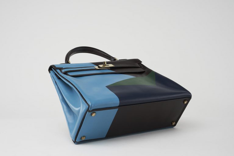 Customised Hermès Kelly 32 Box Calf Geometrica Saclàb Bottom