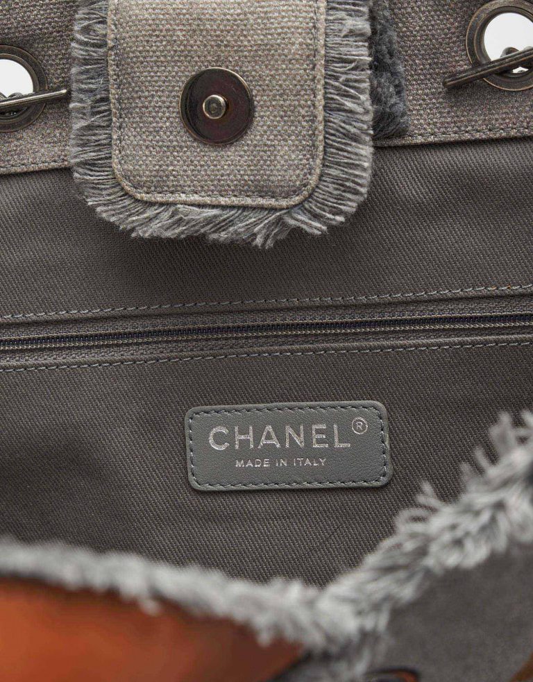Chanel Graffiti Cabas Canvas Multicolor Saclàb Inside
