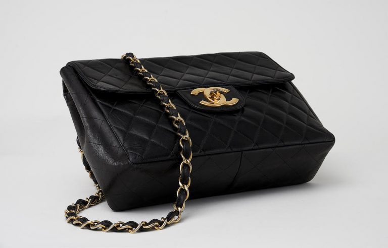  Chanel Vintage Single Flap Jumbo Lambskin Black Saclàb Bottom
