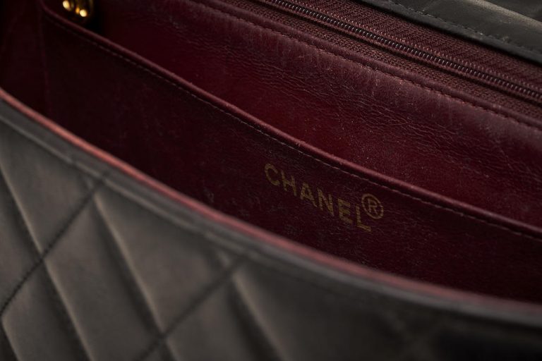  Chanel Vintage Single Flap Jumbo Lambskin Black Saclàb Logo