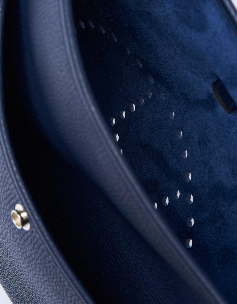Hermès Evelyne III Amazone/Clemence Blue Nuit Saclàb Inside