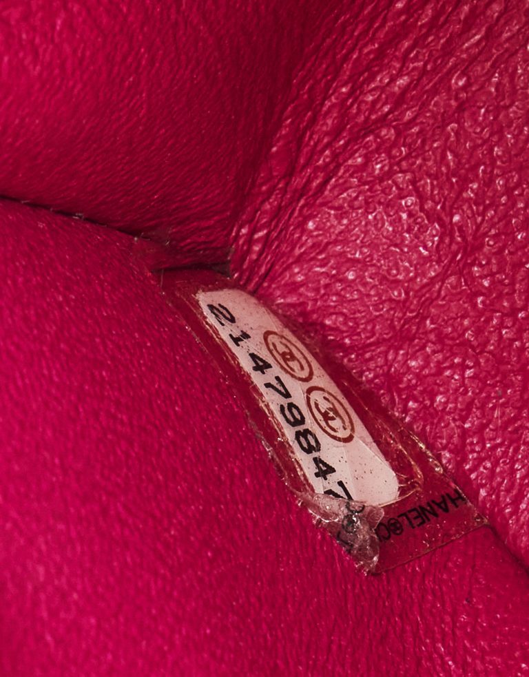 Pre-owned Chanel bag Timeless Medium Velvet Fuchsia Pink | Sell your designer bag on Saclab.com