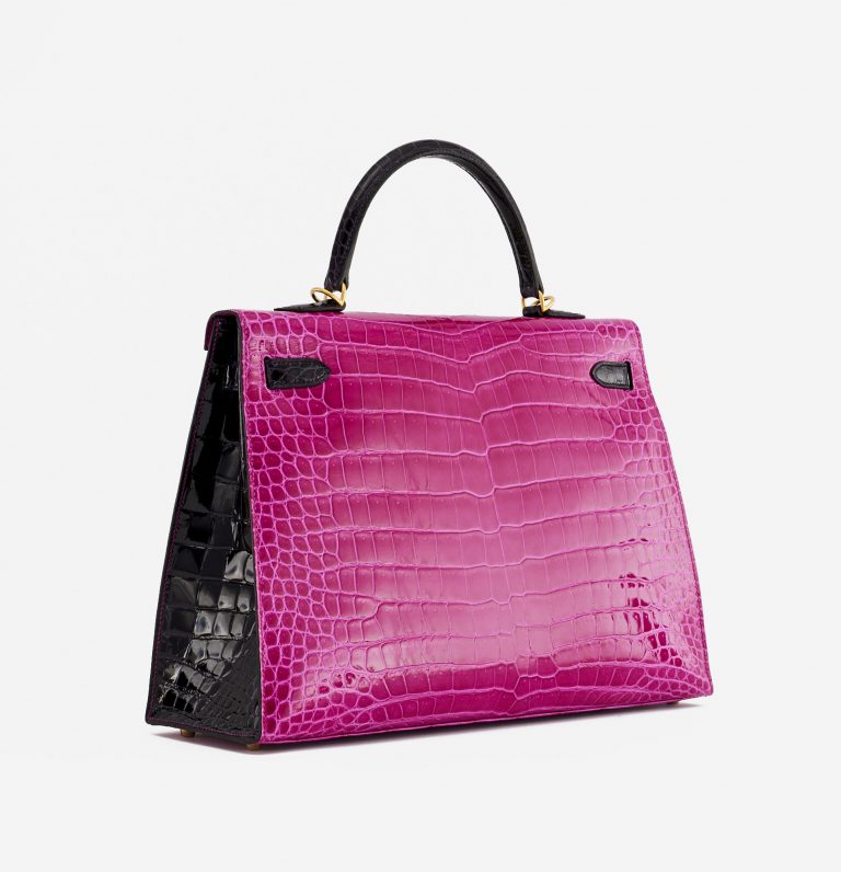 Backside of a pre-loved Hermès Kelly 35 HSS Crocodile Porosus Rose Scheherazade / Aubergine on SACLÀB