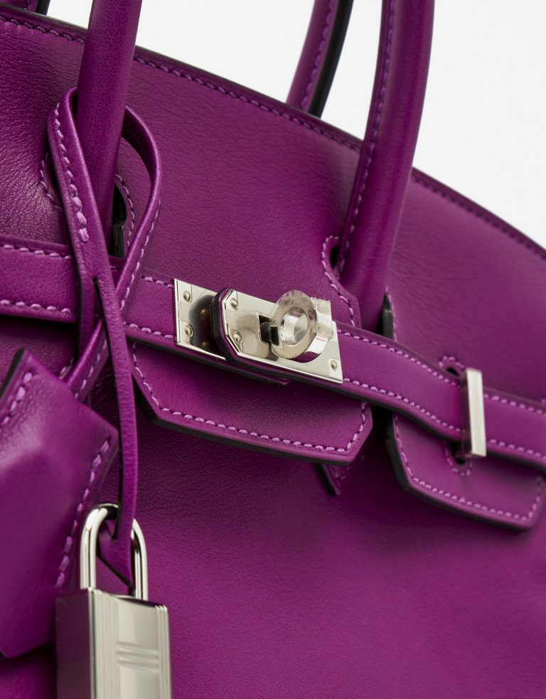 Hardware details of a pre-loved Hermès Birkin 25 Swift Anemone on SACLÀB
