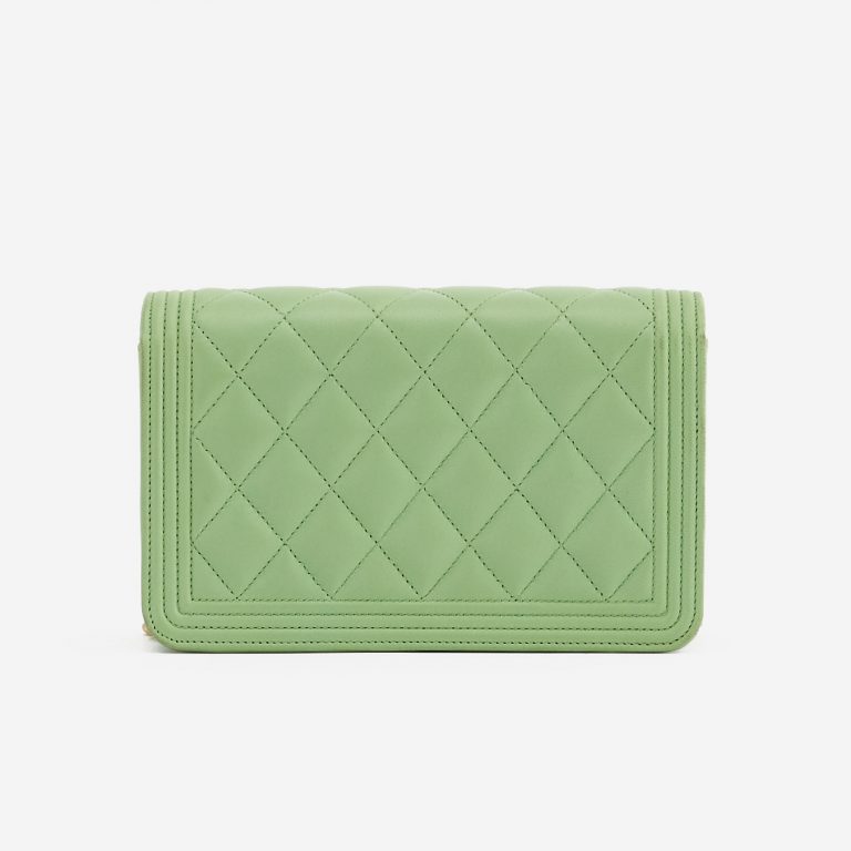 Backside of a pre-loved Chanel Boy Wallet on Chain Lambskin in Light Green on SACLÀB