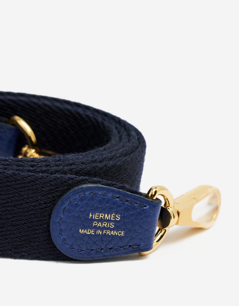 Epaule bandoulière détail d'un Hermès Evelyne 16 Amazone Bleu Saphir / Bleu Indigo d'occasion sur SACLÀB