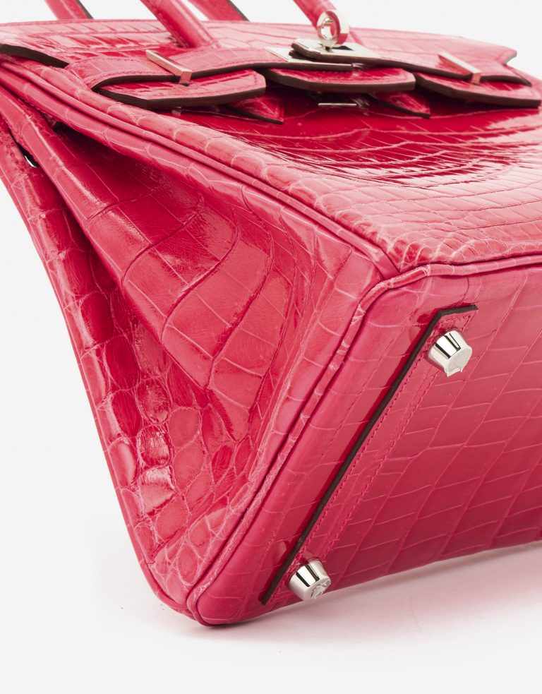 A pre-loved Hermès Birkin 25 Niloticus Crocodile Lisse Rose Extreme on SACLÀB