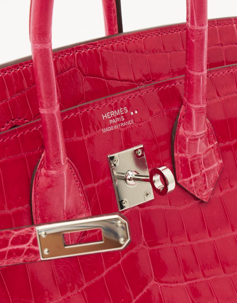 A pre-loved Hermès Birkin 25 Niloticus Crocodile Lisse Rose Extreme on SACLÀB