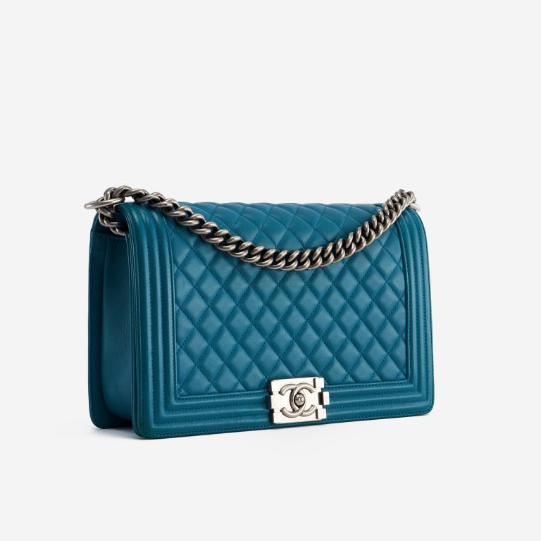 Pre-owned Chanel bag Boy Medium Lamb Petrol Blue | Sell your designer bag on Saclab.com