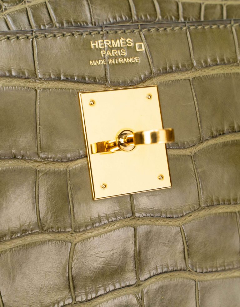 Pre-owned Hermès bag Kelly 32 Matte Alligator Vert Veronese Green | Sell your designer bag on Saclab.com