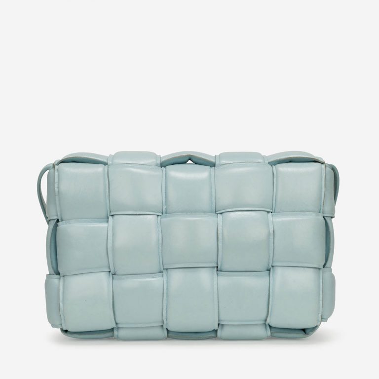 Pre-owned Bottega Veneta bag Cassette Medium Calf Topaz Blue | Sell your designer bag on Saclab.com