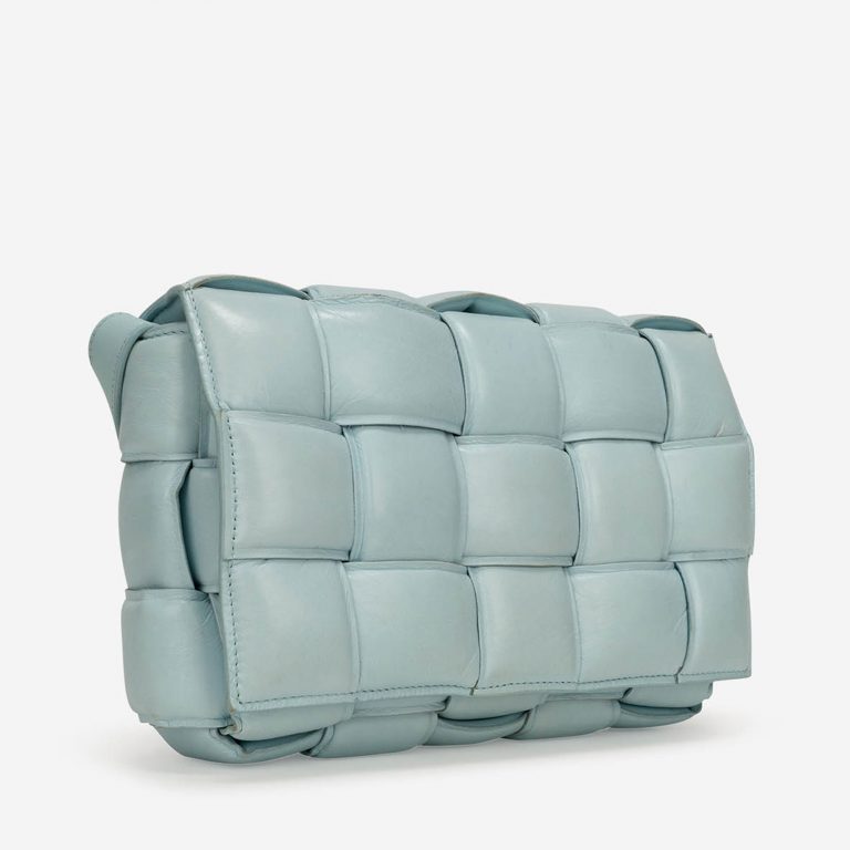 Pre-owned Bottega Veneta bag Cassette Medium Calf Topaz Blue | Sell your designer bag on Saclab.com