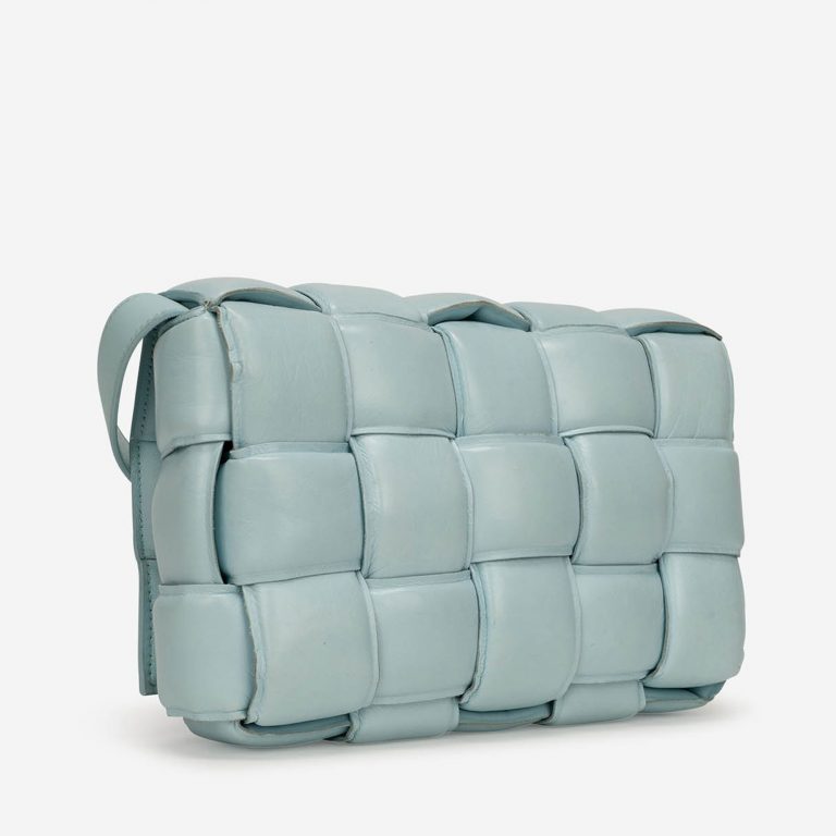 Pre-owned Bottega Veneta bag Cassette Medium Calf Topaz Blue | Sell your designer bag on Saclab.com