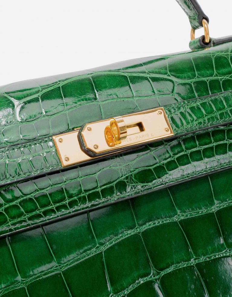 Pre-owned Hermès bag Kelly 32 Alligator Vert Emerald Green | Sell your designer bag on Saclab.com