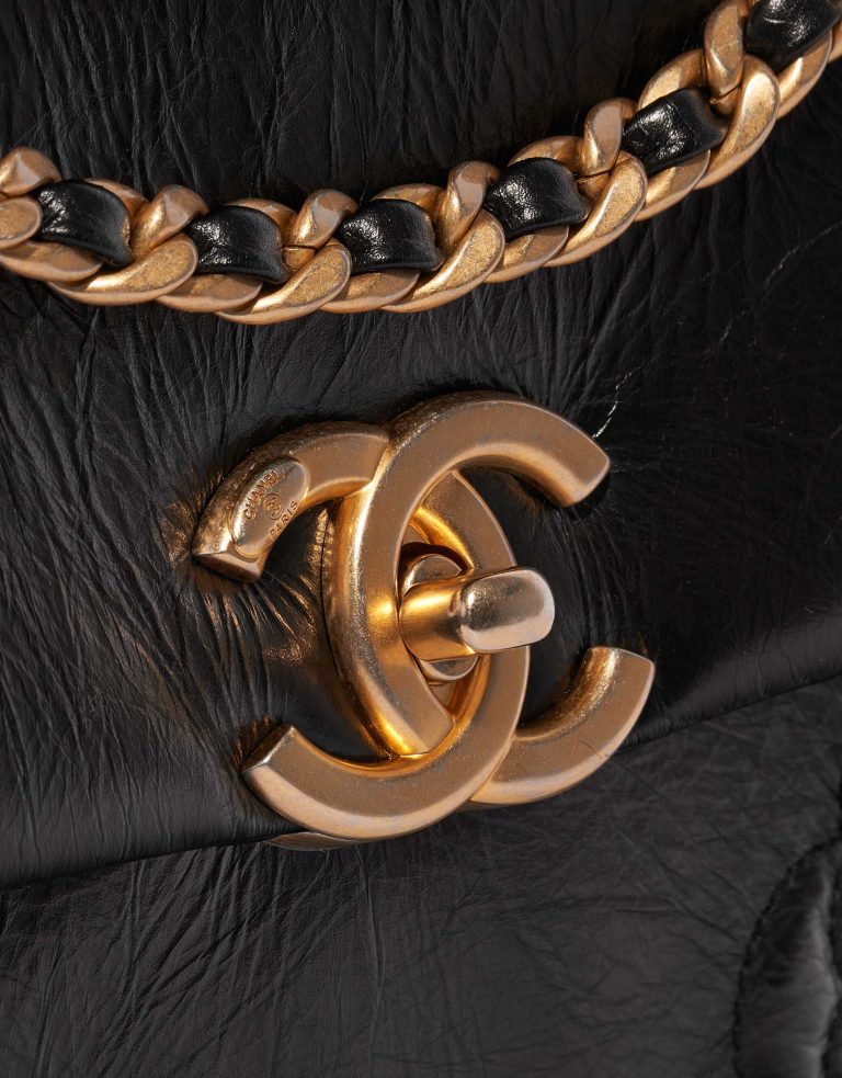 Chanel Timeless Medium Calf / Flower Ornament Black