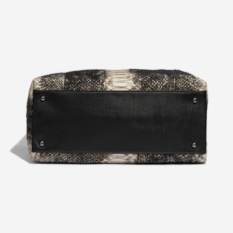 Pre-owned Chanel bag Shopping Tote Python Black / Beige Beige, Black Bottom | Sell your designer bag on Saclab.com