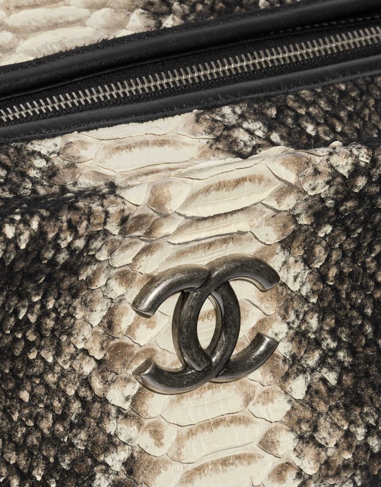 Pre-owned Chanel bag Shopping Tote Python Black / Beige Beige, Black Closing System | Sell your designer bag on Saclab.com