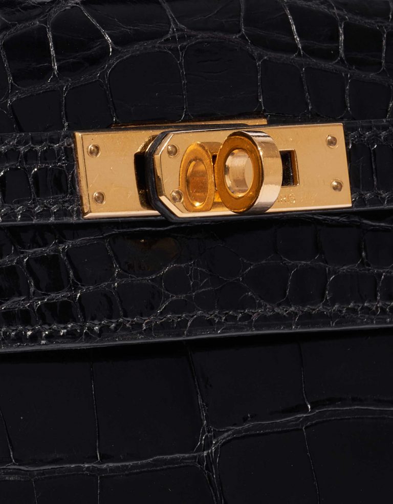 Pre-owned Hermès bag Kelly 25 Alligator Black Black Closing System | Sell your designer bag on Saclab.com