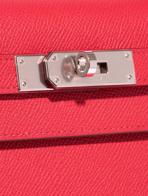 Pre-owned Hermès bag Kelly 28 Epsom Rose Extreme Pink, Rose Closing System | Sell your designer bag on Saclab.com