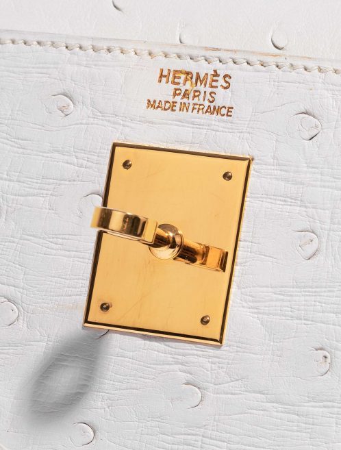 Pre-owned Hermès bag Kelly 32 Ostrich Blanc White Closing System | Sell your designer bag on Saclab.com