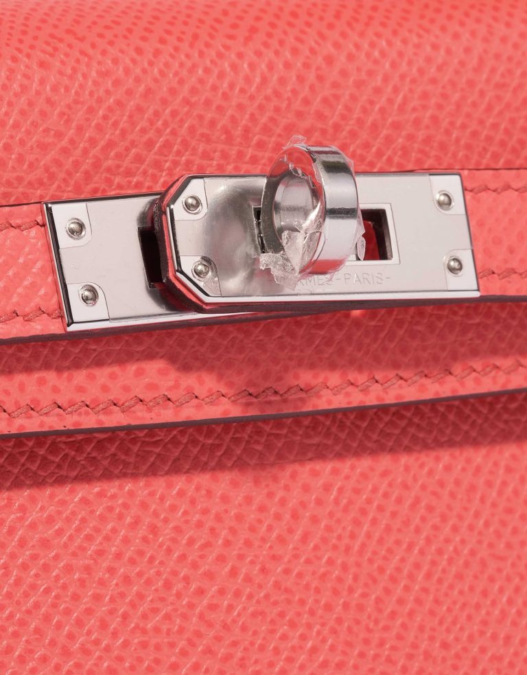Pre-owned Hermès bag Kelly Mini Epsom Rose Texas Rose Closing System | Sell your designer bag on Saclab.com