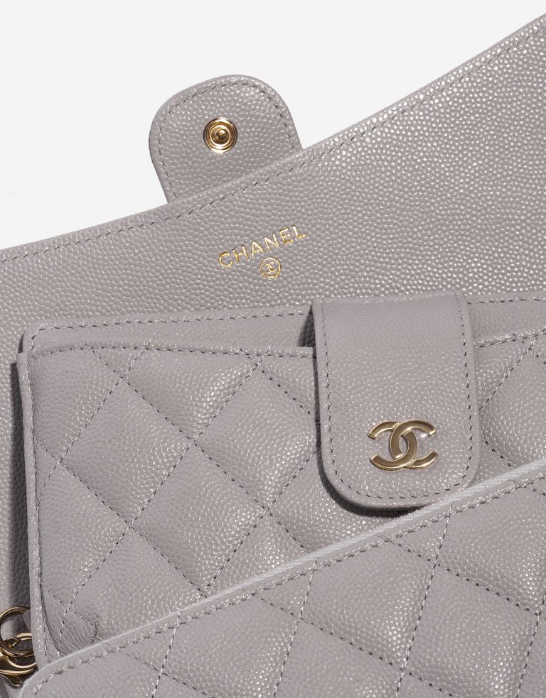 Pre-owned Chanel bag Timeless WOC Caviar Grey Grey Detail | Sell your designer bag on Saclab.com