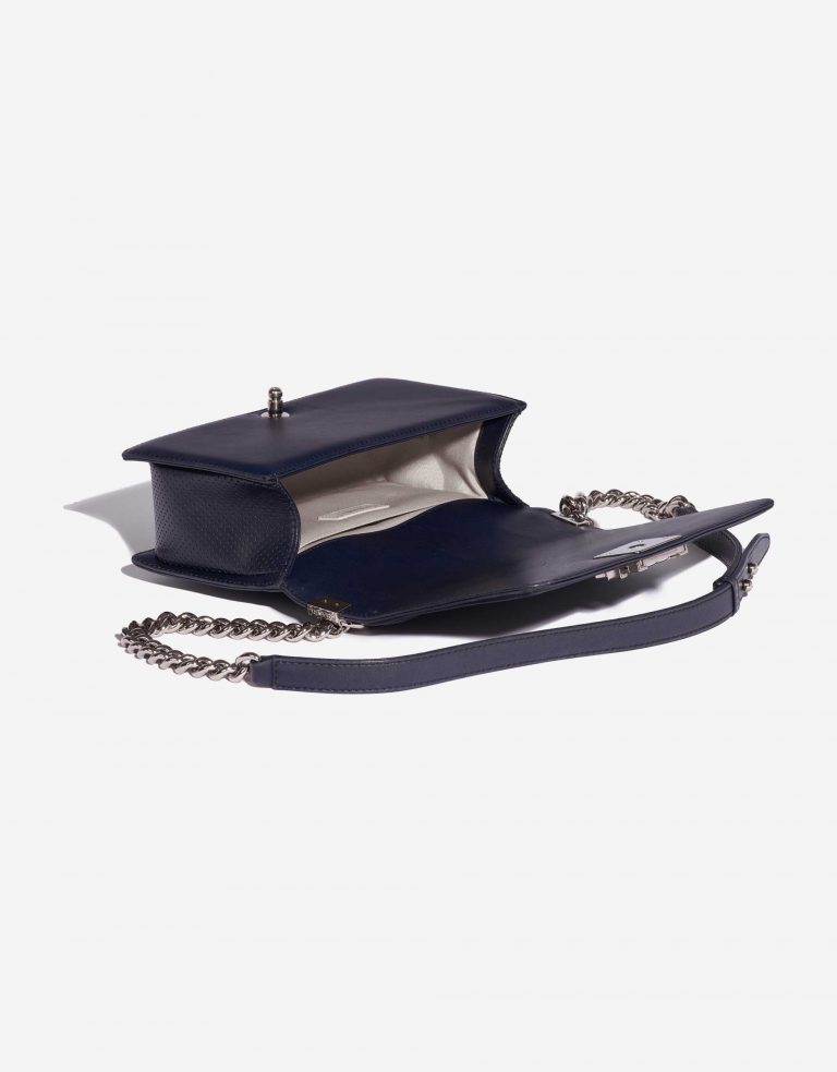 Pre-owned Chanel bag Boy Old Medium Lamb Blue Blue Inside | Sell your designer bag on Saclab.com