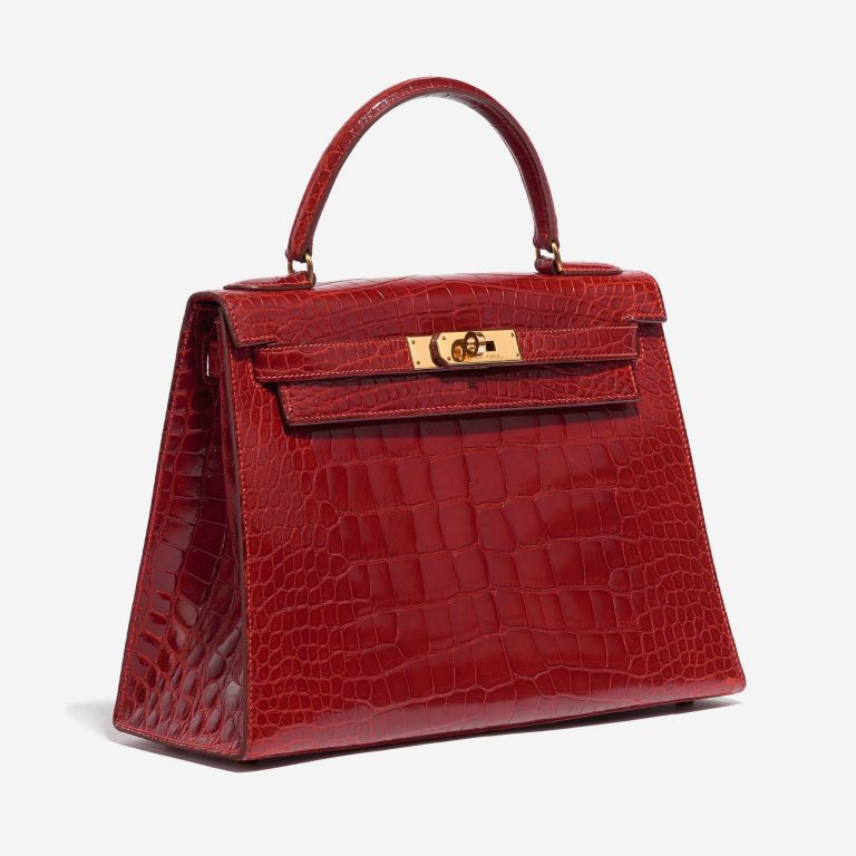 Pre-owned Hermès bag Kelly 28 Alligator Rouge Vif Red Side Front | Sell your designer bag on Saclab.com