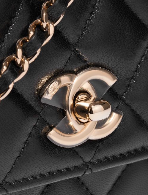 Pre-owned Chanel bag Clutch with Chain Lamb Black Black Closing System | Sell your designer bag on Saclab.com