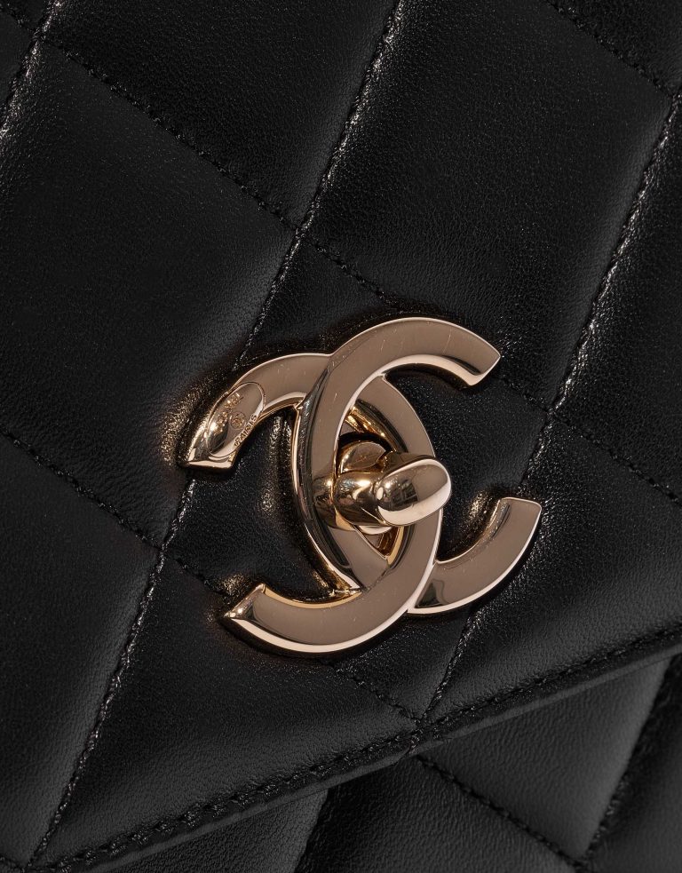 Pre-owned Chanel bag Timeless Handle Medium Calf Black Black Closing System | Sell your designer bag on Saclab.com