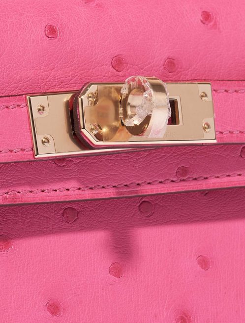 Pre-owned Hermès bag Kelly Mini HSS Ostrich Rose Fuchsia / Gold Pink, Rose Closing System | Sell your designer bag on Saclab.com