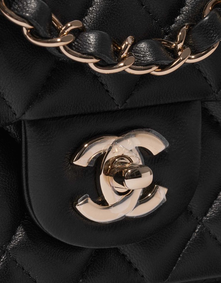 Pre-owned Chanel bag Timeless Mini Rectangular Lamb Black Black Closing System | Sell your designer bag on Saclab.com