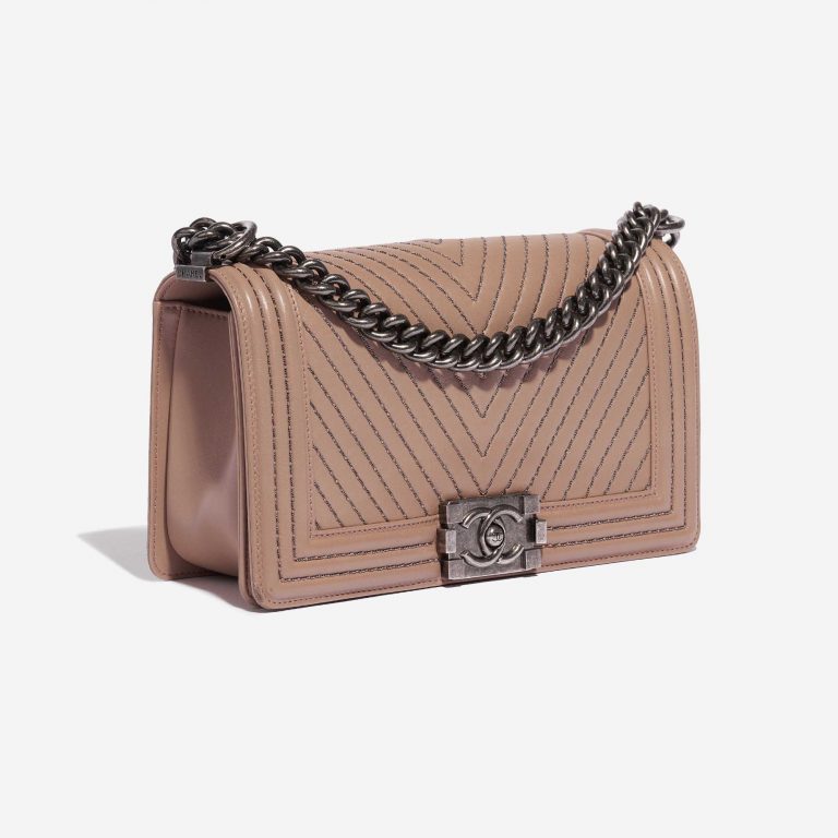 Pre-owned Chanel bag Boy Old Medium Lamb Ash Rose Rose Side Front | Sell your designer bag on Saclab.com