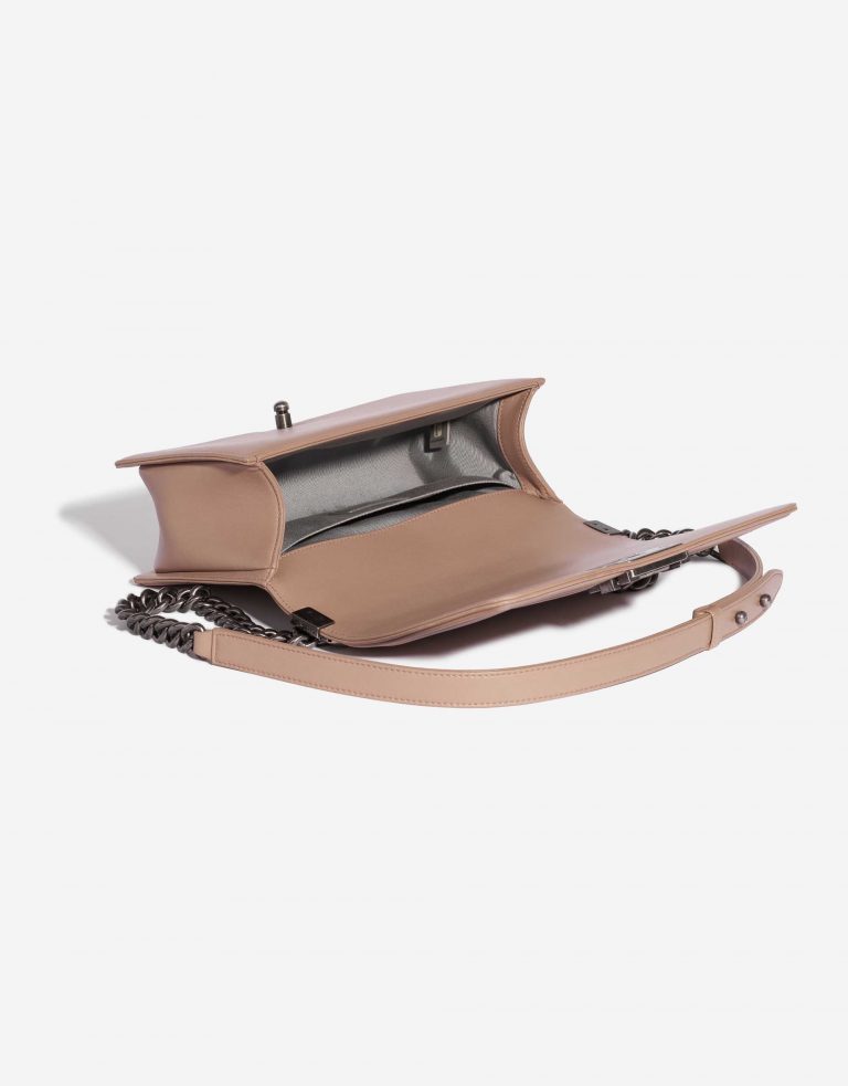 Pre-owned Chanel bag Boy Old Medium Lamb Ash Rose Rose Inside | Sell your designer bag on Saclab.com