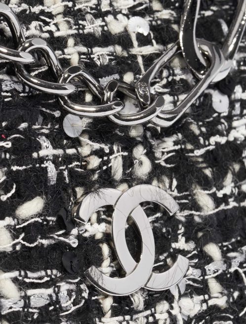 Pre-owned Chanel bag Vintage Flap Small Tweed Black / White Black, White Closing System | Sell your designer bag on Saclab.com