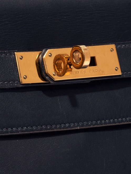 Pre-owned Hermès bag Kelly 32 Box Bleu Marine Blue Closing System | Sell your designer bag on Saclab.com