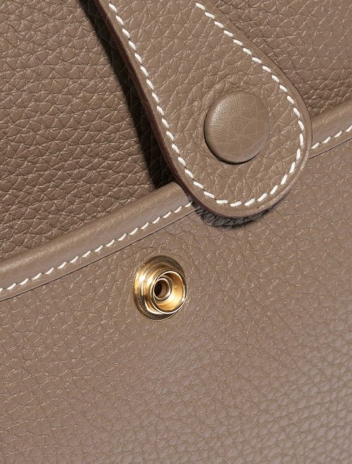 Pre-owned Hermès bag Evelyne 29 Clemence Etoupe Brown Closing System | Sell your designer bag on Saclab.com