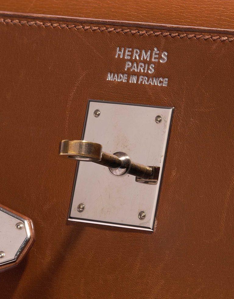 Pre-owned Hermès bag Kelly 35 Box Fauve Brown Logo | Sell your designer bag on Saclab.com