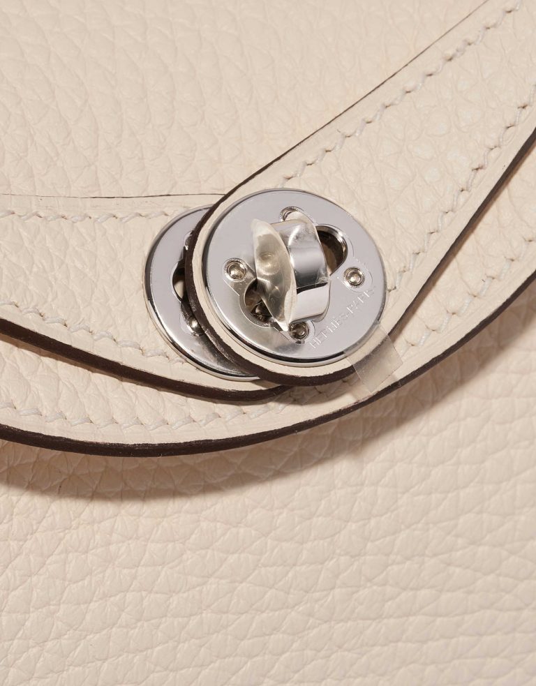 Pre-owned Hermès bag Lindy Mini Clemence Nata Beige, White Closing System | Sell your designer bag on Saclab.com
