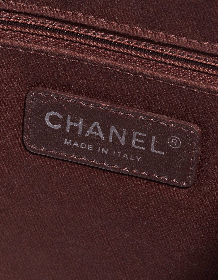 Pre-owned Chanel bag Shopping Tote Lamb Dark Blue Blue Logo | Sell your designer bag on Saclab.com