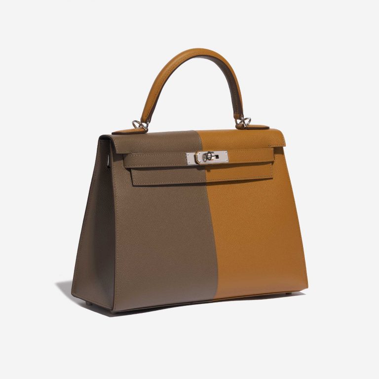 Pre-owned Hermès bag Kelly 28 Epsom Etoupe / Sesame / Blue Indigo Brown Side Front | Sell your designer bag on Saclab.com