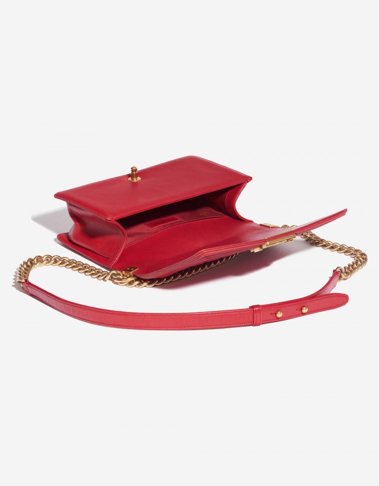 Pre-owned Chanel bag Boy New Medium Lamb Red Red Inside | Sell your designer bag on Saclab.com