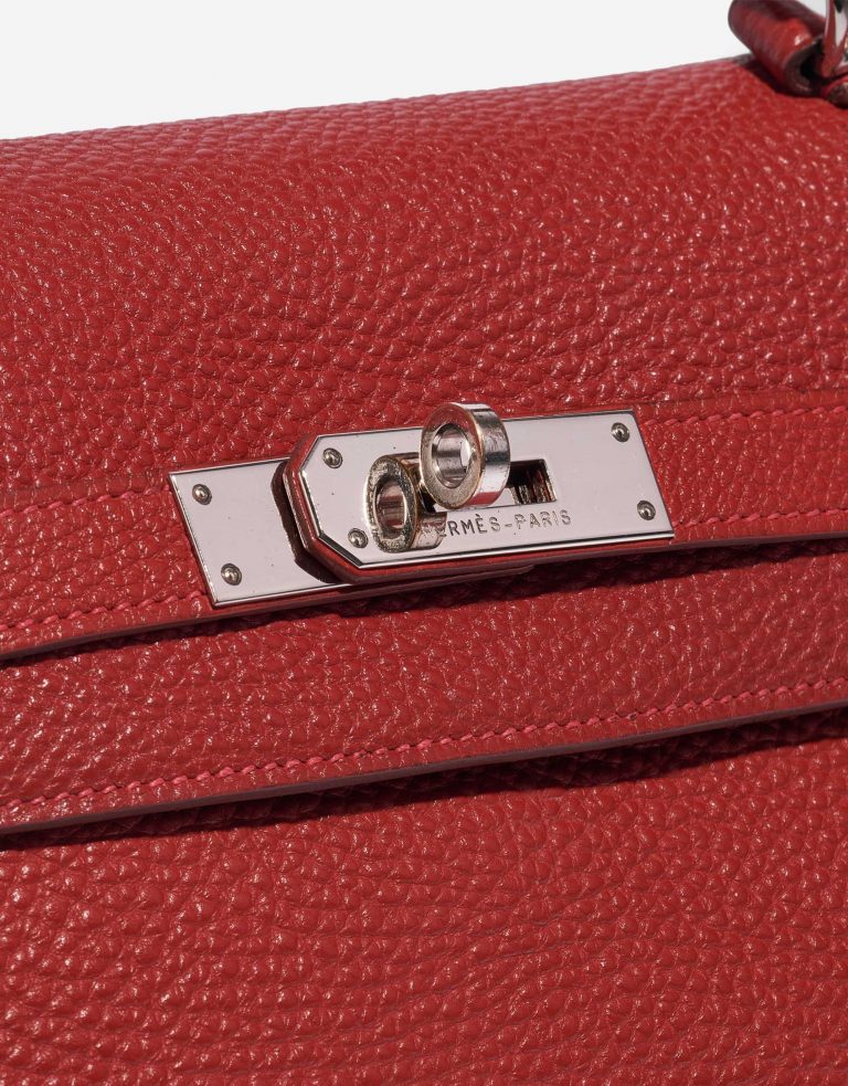 Pre-owned Hermès bag Kelly 35 Clemence Rouge Piment Red Closing System | Sell your designer bag on Saclab.com
