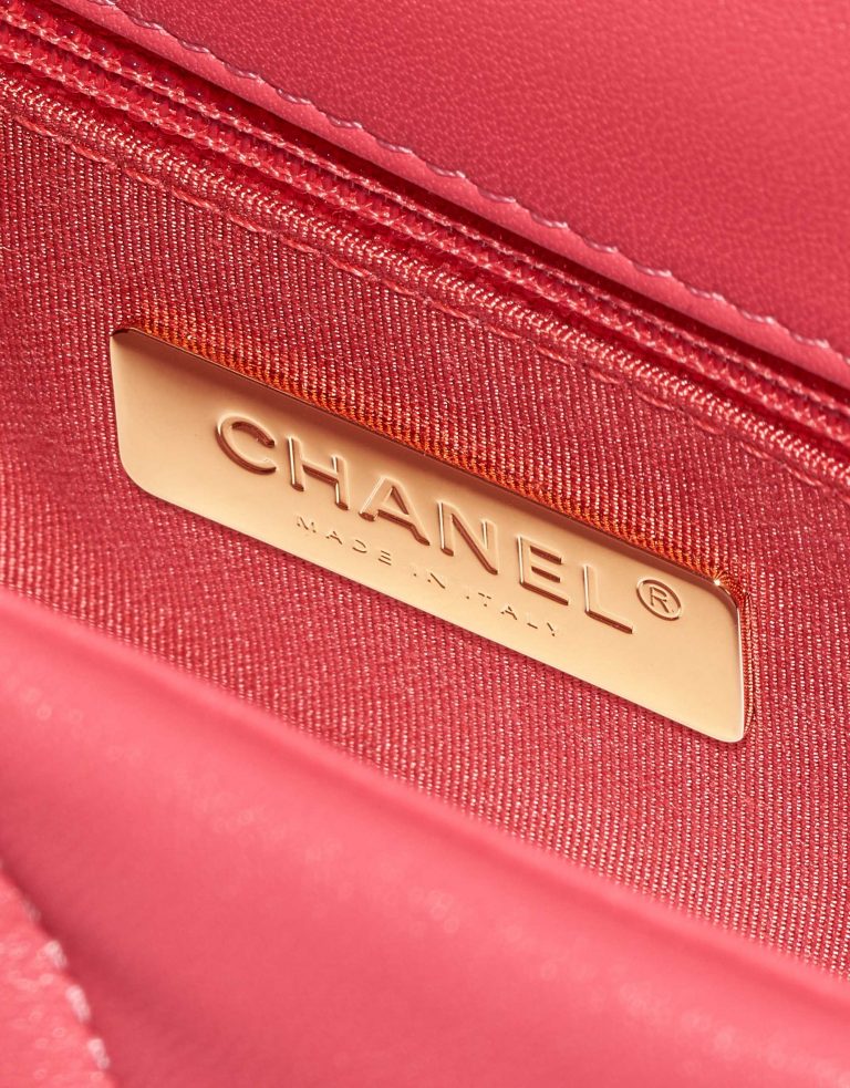 Pre-owned Chanel bag 19 Flap Bag Lamb Pink Pink Logo | Sell your designer bag on Saclab.com