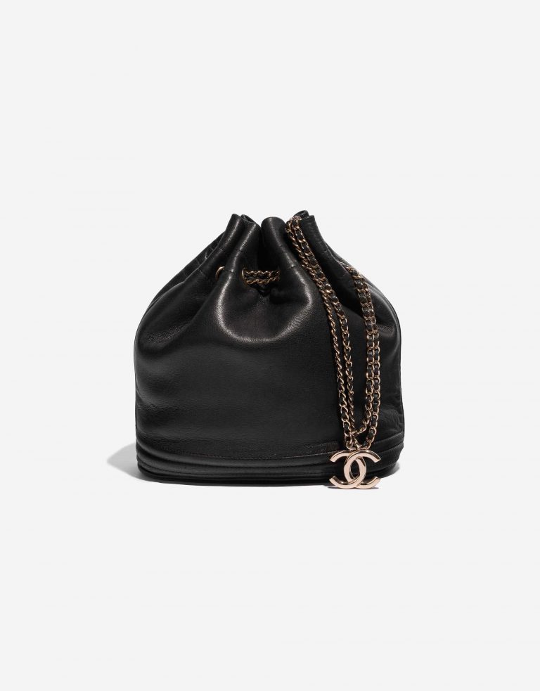 Pre-owned Chanel bag Drawstring Bucket Lamb Black Black Front | Sell your designer bag on Saclab.com