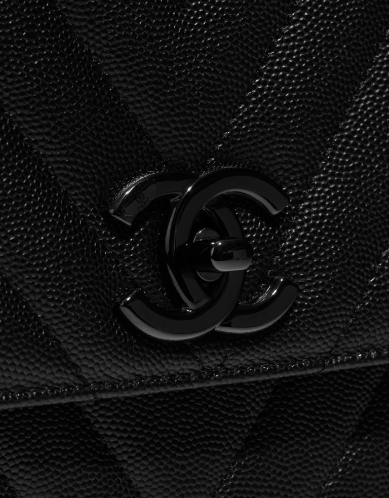 Pre-owned Chanel bag Timeless Handle Medium Caviar So Black Black Closing System | Sell your designer bag on Saclab.com