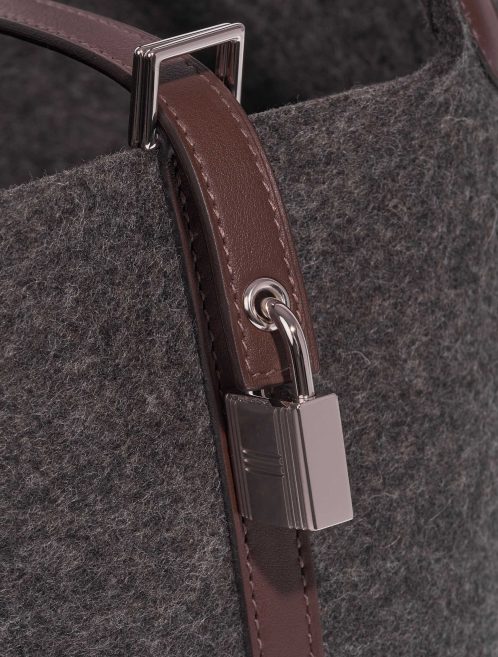 Pre-owned Hermès bag Picotin 18 Felt / Swift Gris Moyen / Havane Brown, Grey Closing System | Sell your designer bag on Saclab.com