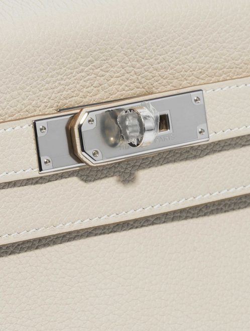 Pre-owned Hermès bag Kelly 28 Togo Craie Beige Closing System | Sell your designer bag on Saclab.com