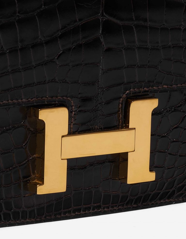 Pre-owned Hermès bag Constance 18 Alligator Macassar Brown Detail | Sell your designer bag on Saclab.com