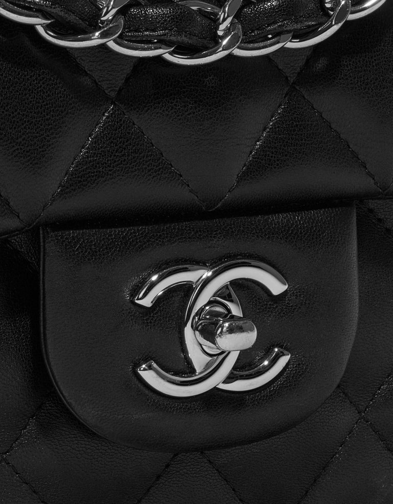 Pre-owned Chanel bag Timeless Jumbo Lamb Black Black Closing System | Sell your designer bag on Saclab.com